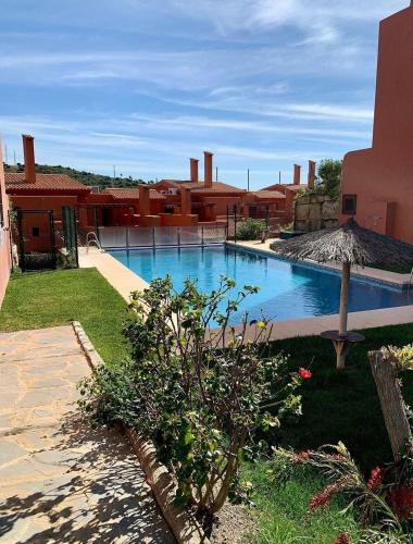 Úszómedence, Apartamento de tres dormitorios muy espacioso con jardines y piscinas in Buenas Noches