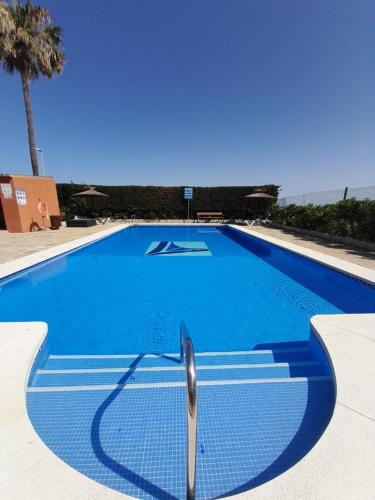 Úszómedence, Apartamento de tres dormitorios muy espacioso con jardines y piscinas in Buenas Noches