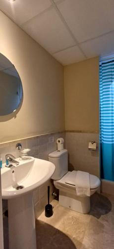 Three-Bedroom Apartment with View image 10
