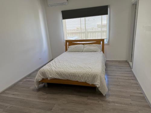 1 Bedroom Entire House in Sunshine