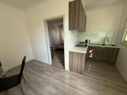 1 Bedroom Entire House in Sunshine