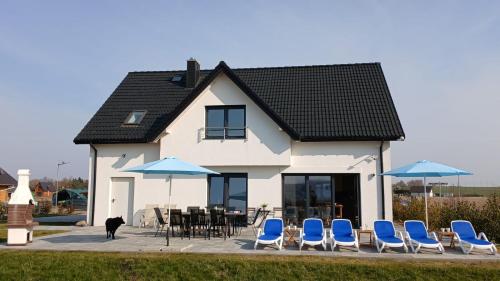 Villa Koprowo - mit direktem Seezugang, Sauna & Whirlpool