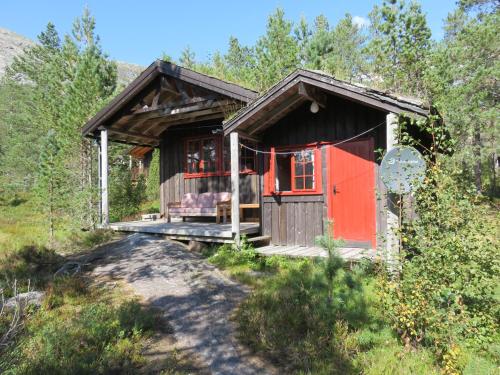 Two-Bedroom Cottage with Private Bathroom