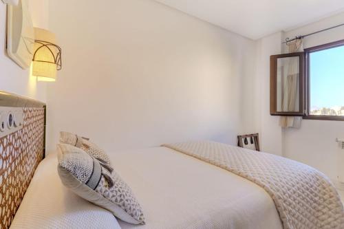 Economy Double Room image 5