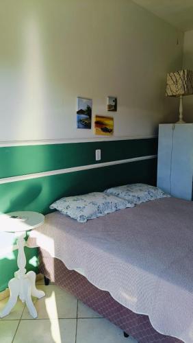 1 double bed, 1 twin bed
