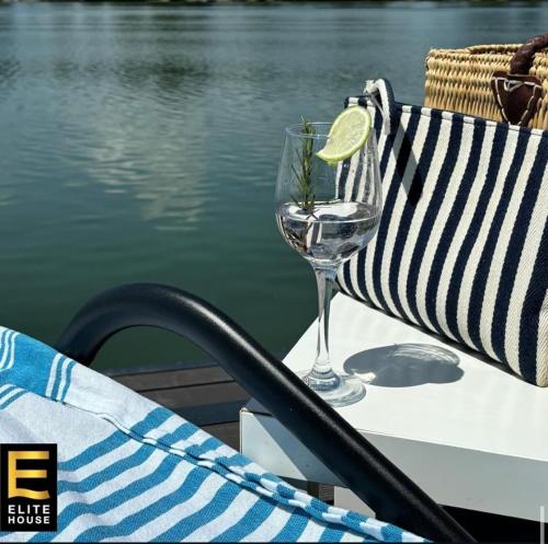 Elite House Elite House