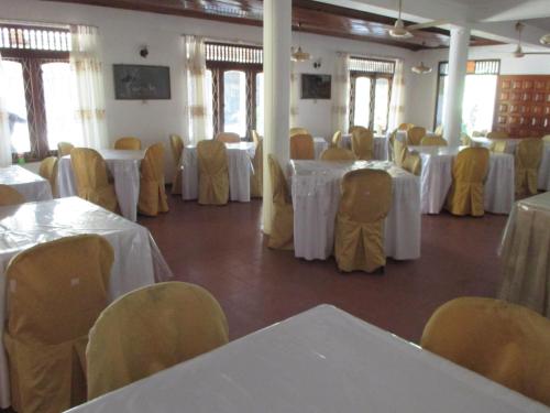 Restoran, Saranga Holiday Inn in Wellawaya