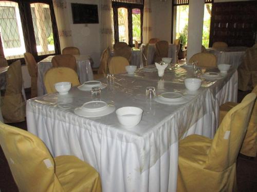Restoran, Saranga Holiday Inn in Wellawaya