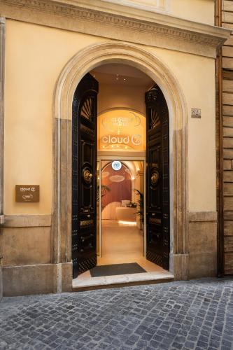 Entrance, Cloud 7 Roma Hotel in Pantheon