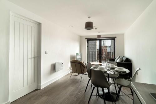 Stunning 2 Bedroom Apartment in Liverpool w Views, Liverpool (photo 6)