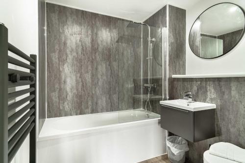 Stunning 2 Bedroom Apartment in Liverpool w Views, Liverpool (photo 8)