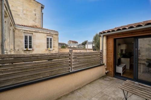 Superbe Appartement avec Terrasse en Centre Ville, Bordeaux