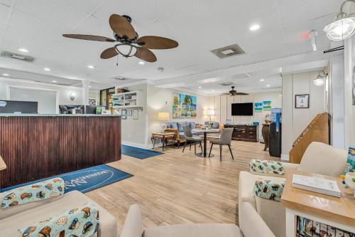 Beachside Inn – Destin, FL