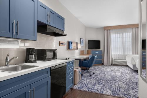 Candlewood Suites Alexandria an IHG Hotel - image 6