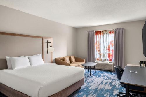 King Room with Sofa Bed