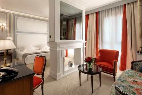 Junior Suite - The Wellington Club image 3