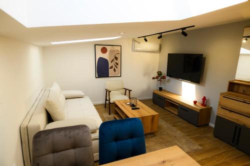 One-Bedroom Deluxe Apartment