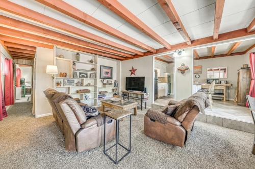 Ruidoso Cabin with Hot Tub 10 Min Walk to Main St! - main image