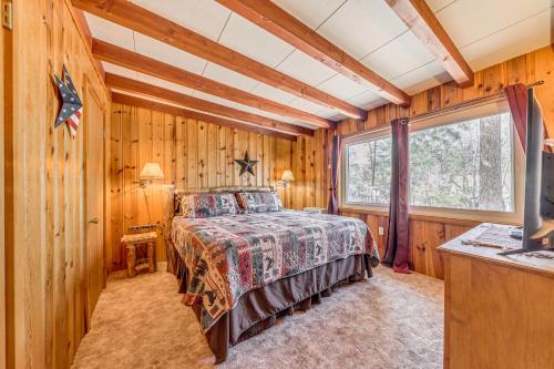 Ruidoso Cabin with Hot Tub 10 Min Walk to Main St! - image 2