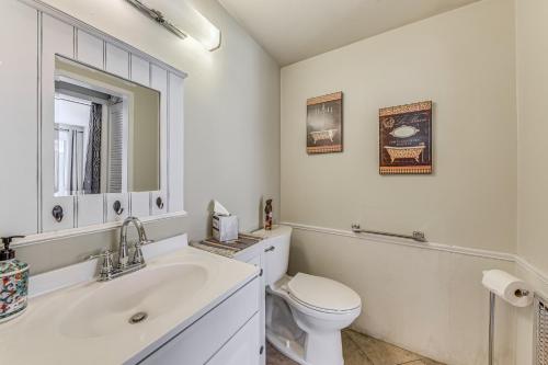 Ruidoso Cabin with Hot Tub 10 Min Walk to Main St! - image 6