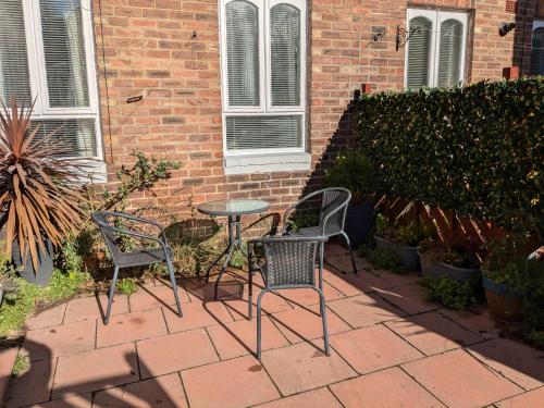 Apartment with Outside Patio and Car Space in Hallgarth