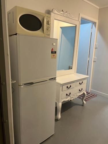3 single bed and 2 double sofa beds Serviced Studio, Suite 7, Auckland (Foto 9)