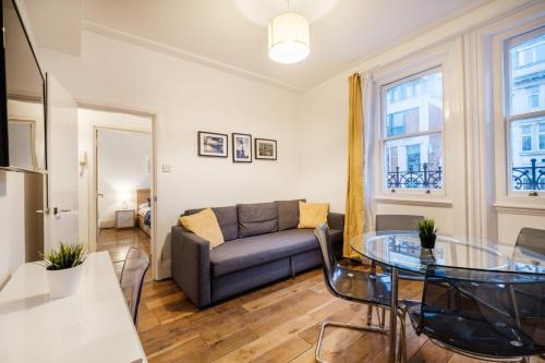 Oxford Street Apartments by Advan - image 13