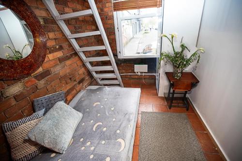 Fitzroy- Private rooms 2-4 guest #GuestHouse #AusGP #DirectTram #F1