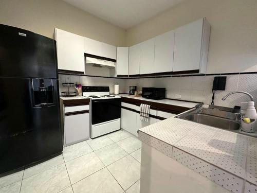 Complete, Centrally-located apartment with panoramic view