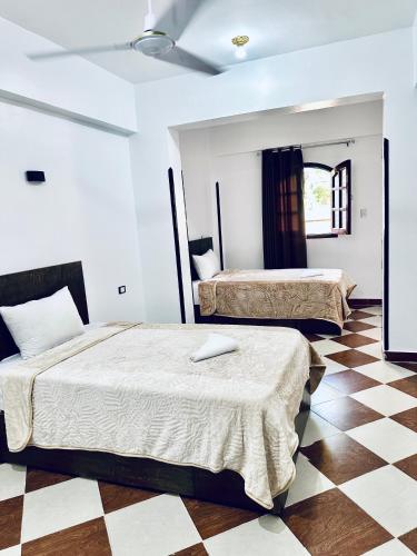 Golden Rose Guesthouse – khách sạn tại Al Bairat
