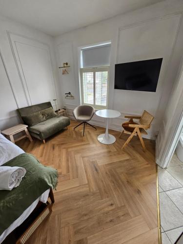 Central London Studios, Londyn