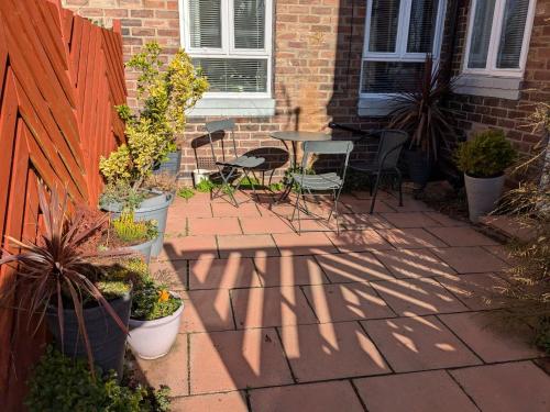 Apartment with Outside Patio and Car Space in Hallgarth