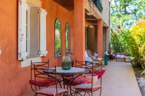 Villa spacieuse à Pontevès avec piscine privée. (Villa spacieuse a Ponteves avec piscine privee.) in Ponteves