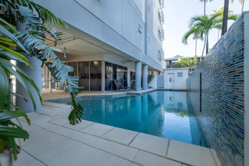 Bassein, Oaks Townsville Hotel in Townsville