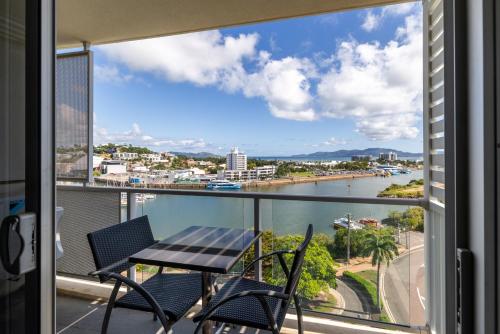Ümbrus, Oaks Townsville Hotel in Townsville
