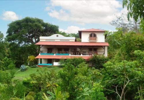 . CasaBravaVentura Jungle Ecofarm