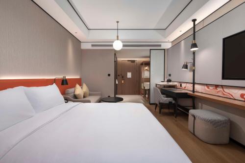room detail thumbnail 2