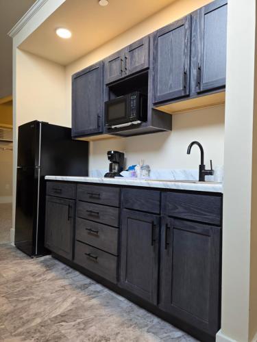 Kitchen, Historic Griffin Hotel in Griffin (GA)