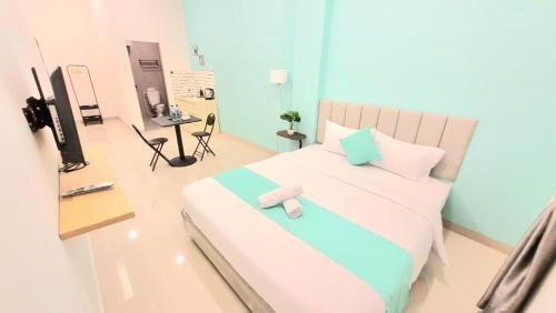 Go Homey Room Type - Deluxe Double Room