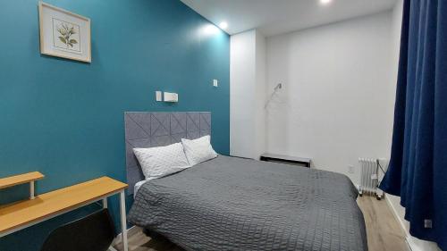 Standard Queen Room image 10
