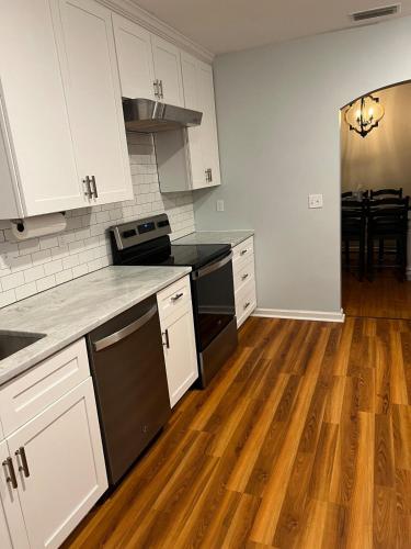 Beautiful Secluded 3 Bed 2 Bath Home in Glendale