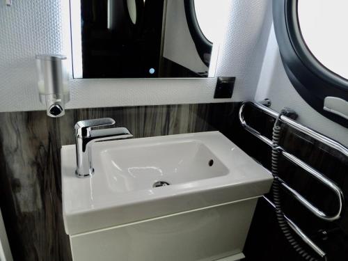 Bathroom, Floating freedom by the Dodekalitten in Kragenaes