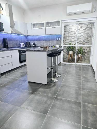 Casa Valle Viejo con Cochera Cubierta Gratis