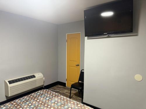 Bob's Motel – Commerce, CA