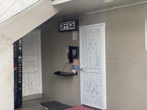 Bob's Motel – Commerce, CA