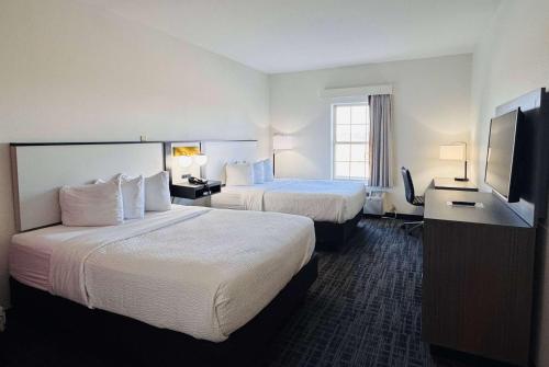 Queen Room with Two Queen Beds - Non-Smoking