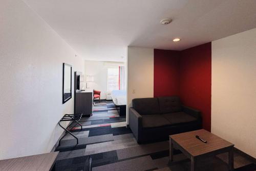King Studio with Sofa Bed