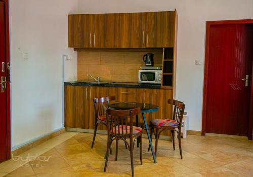 Byblos Hotel-Sky Osu in North Ridge