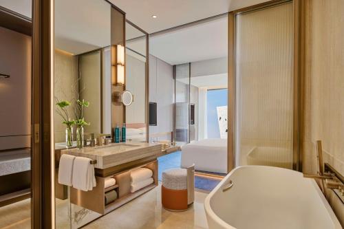 room detail thumbnail 2