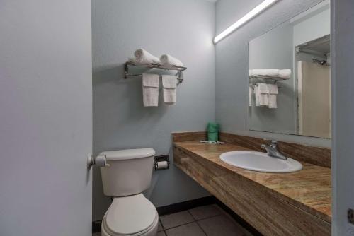 Monsoon Inn – Beaumont, TX